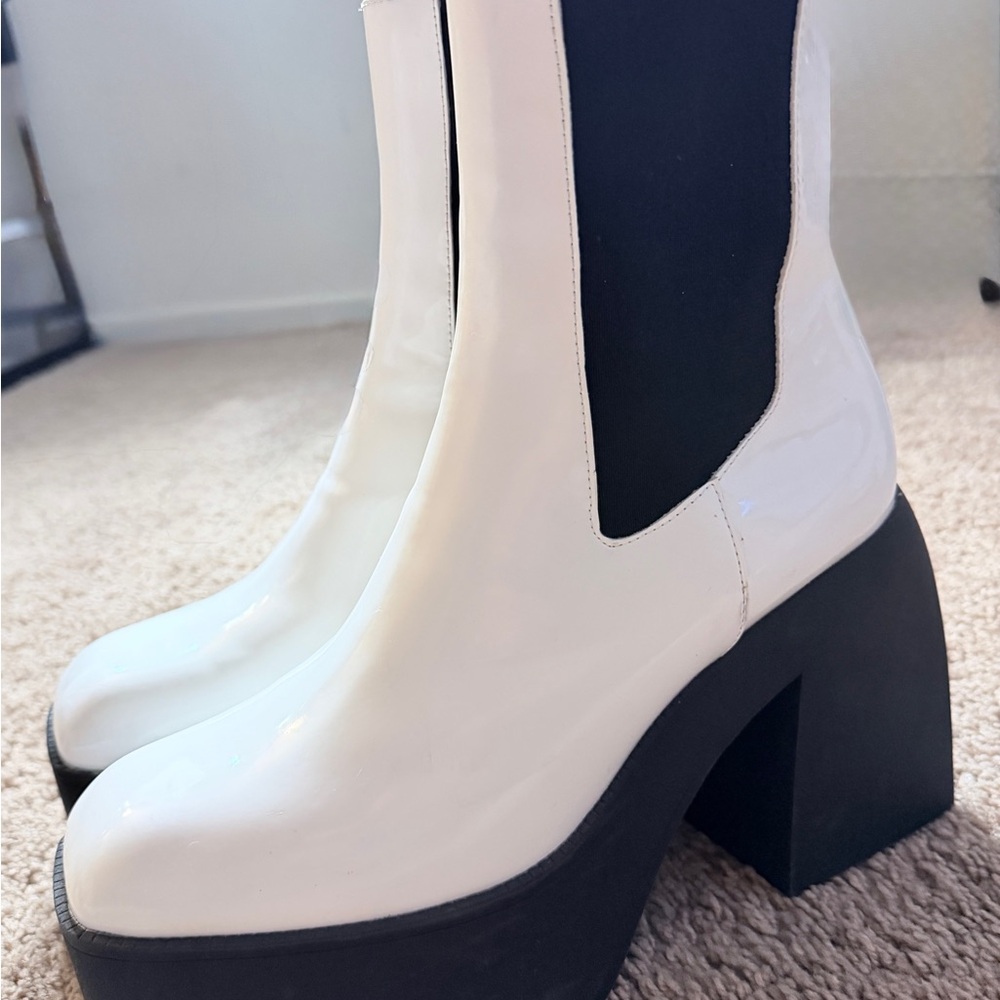 Steve Madden white patent teaser platform boots - Picture 2 of 6